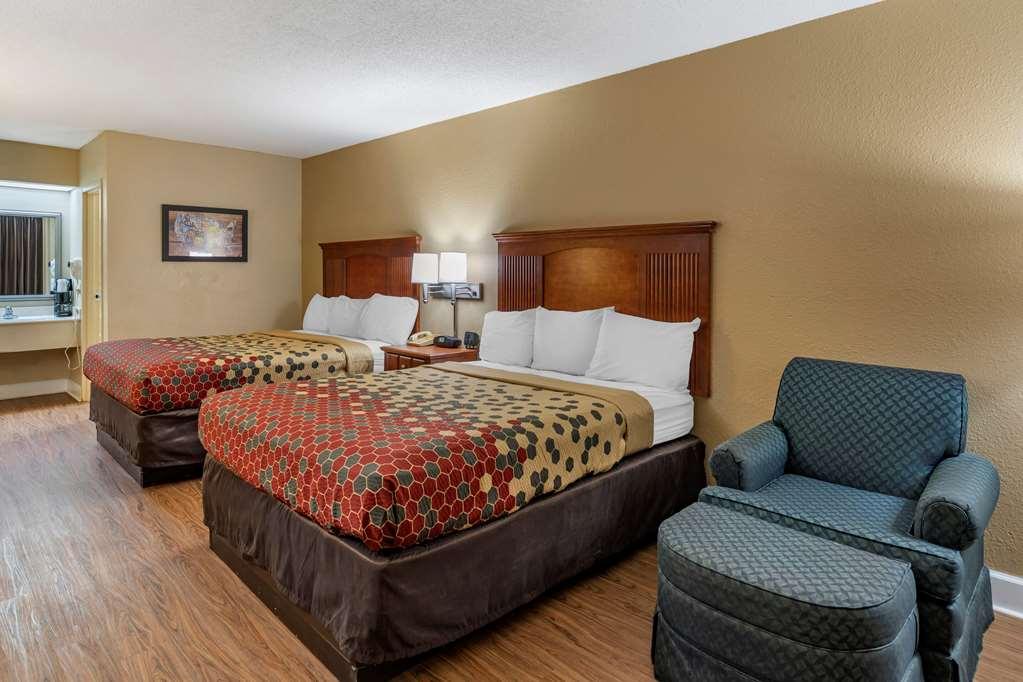 Econo Lodge Cordele Bagian luar foto