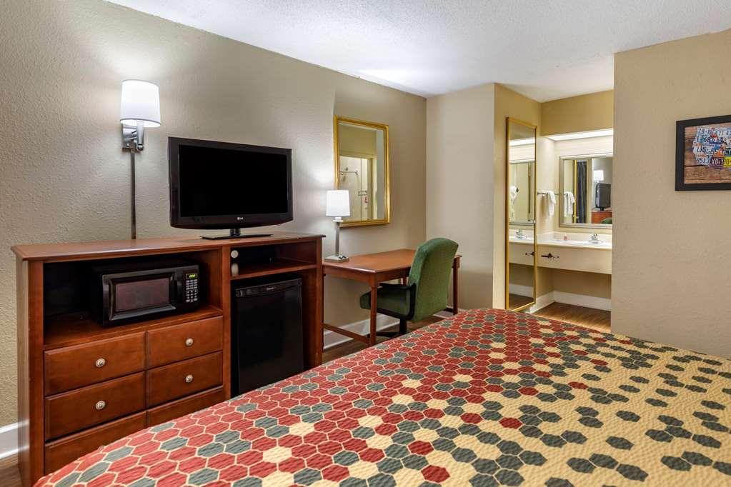 Econo Lodge Cordele Bagian luar foto