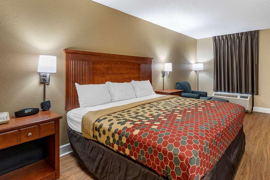 Econo Lodge Cordele Bagian luar foto