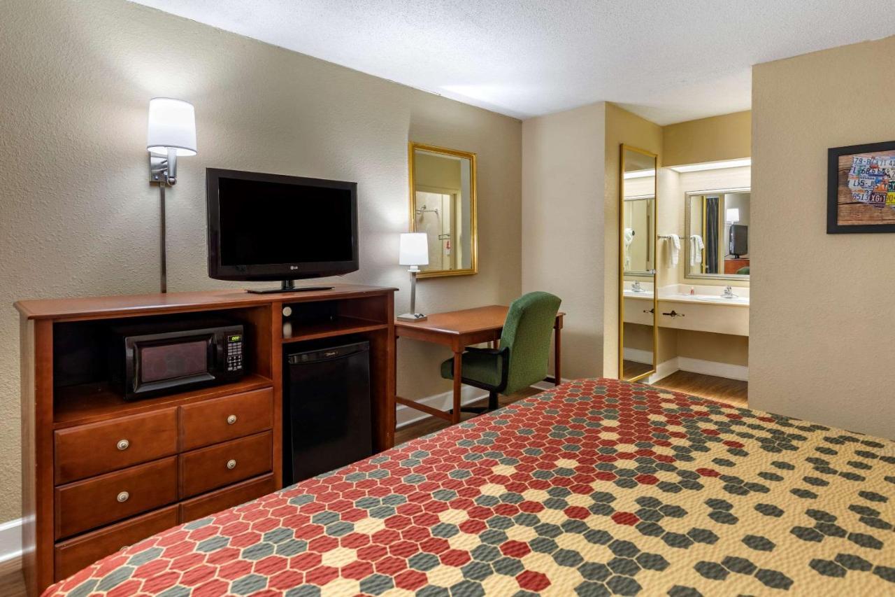 Econo Lodge Cordele Bagian luar foto